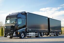 Volvo - FH 500 kamion sa kliznom ceradom + prikolica / IMP-4155