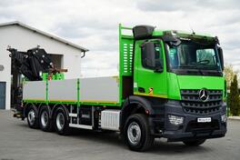 Mercedes Benz - AROCS 3240 Kamion s ravnom platformom + Kran / IMP-4162