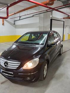 Mercedes Benz - B 180