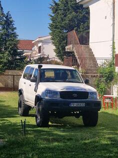 Toyota - Land Cruiser - 105