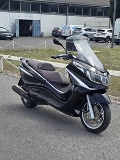 Piaggio - X 10