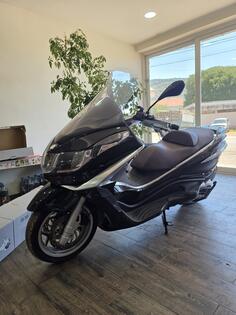 Piaggio - X 10