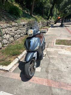 Piaggio - Beverly 300
