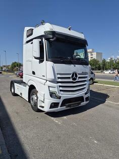 Mercedes Benz - Actors 18 51 L