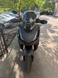 Honda - adv 350
