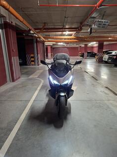 Honda - Forza 750