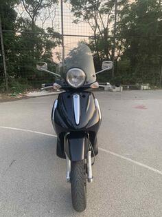 Piaggio - Beverly 250ie Tourer