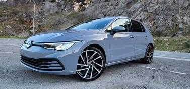 Volkswagen - Golf 8 - 2.0 TDI