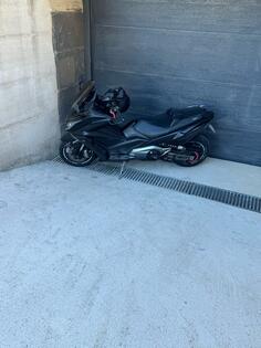Kymco - AK 550