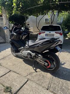 Kymco - AK 550