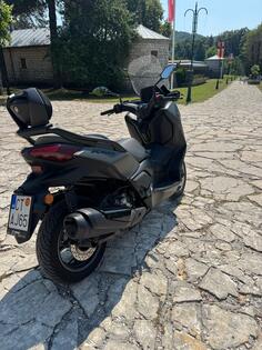 Yamaha - xmax