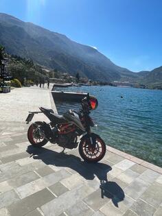 KTM - Duke 390