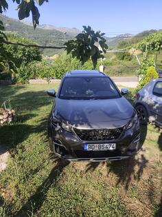 Peugeot - 5008
