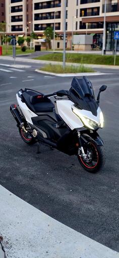 Kymco - AK 575 premium