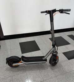 City Bike - XIAOMI 6 MAX ELEKTRICNI TROTINET