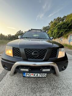 Nissan - Navara - 2,5