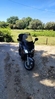 Piaggio - X9