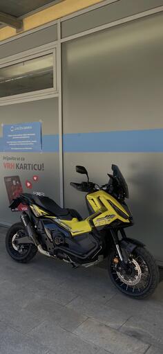 Honda - ADV 750