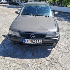 Opel - Astra - 1,6 i