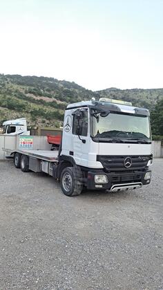 Mercedes Benz - 2548
