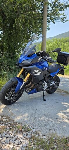 BMW - F 900 XR