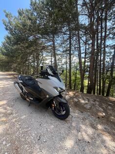 Yamaha - Tmax 560