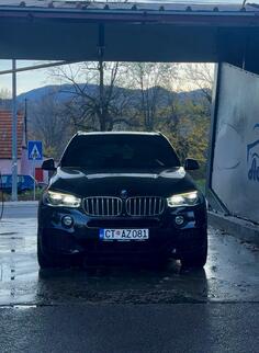BMW - X5 M50 - 3.0