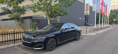 BMW - 740 - long x drive