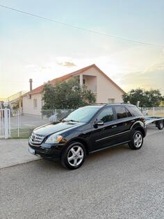 Mercedes Benz - ML 320 - ML 320 CDI 4 MATIK