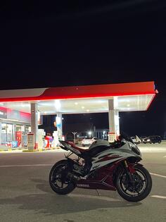Yamaha - R6