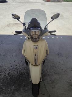 Piaggio - Beverly 300