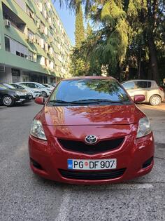 Toyota - Yaris - sedan