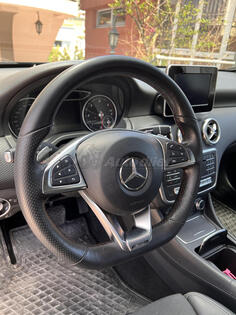 Mercedes Benz - 180