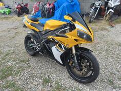 Yamaha - yzf r1