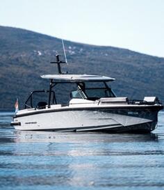 Abati yachts - Axopar 29 Suntop Brabus