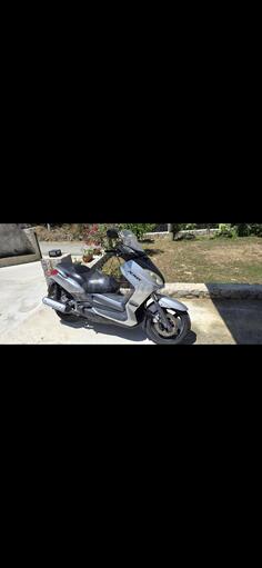 Yamaha - xmax