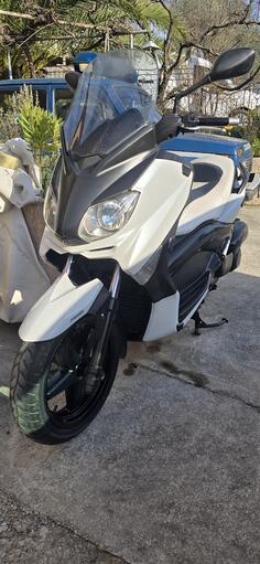 Yamaha - x-max