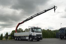 Mercedes Benz - AROCS 3246 / TRIDEM / 8x4 / SANDUČAR 7,3 m / OJAČAN POD / KAMION SA RAVNOM PLATFO...