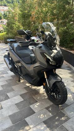 Honda - adv 350
