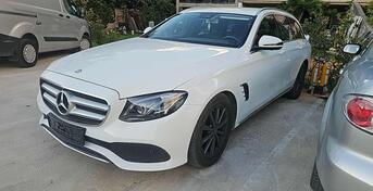 Mercedes Benz - E 220 - 220 D