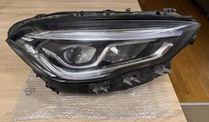 Desni far za Mercedes Benz - GLA 200 - 2022-2026