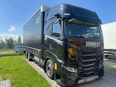 Iveco - S-Way 580 / Novi / kamion sa kliznom zavesom (cerada) / 2026 / sa prikolicom sa kliznom z...