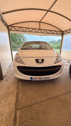 Peugeot - 207 - 1.4e