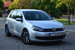 Volkswagen - Golf 6 - 1.6 TDI BLUEMOTION
