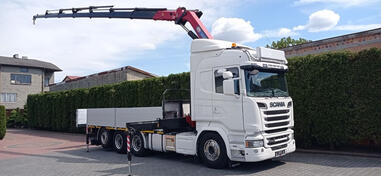 Scania - R580 V8 8x4 / Ravna Platforma + HMF 3220 K7 Dizalica / Kamion / VLT066