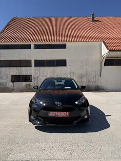 Toyota - Yaris - 1.5 HYBRID AUTOMATIK