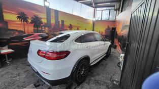 Mercedes Benz - GLC 220