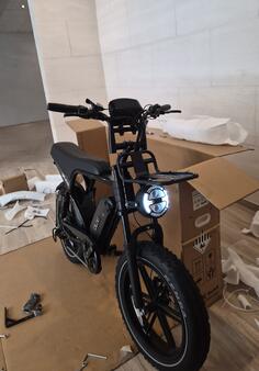 E-Rider - Ouxi V8 Pro