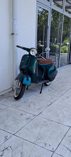 Piaggio - Vespa