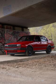 Volkswagen - Jetta - 2